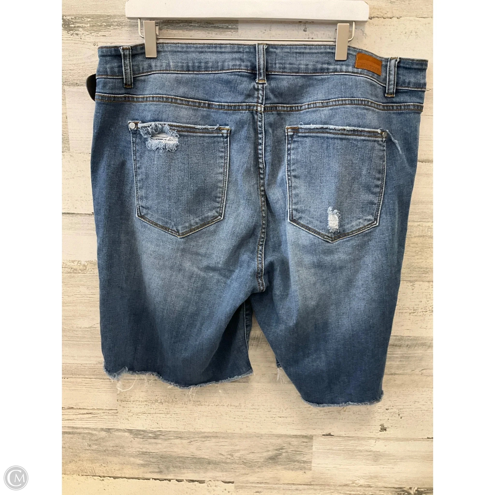 Shorts By Judy Blue In Blue Denim, Size: 22