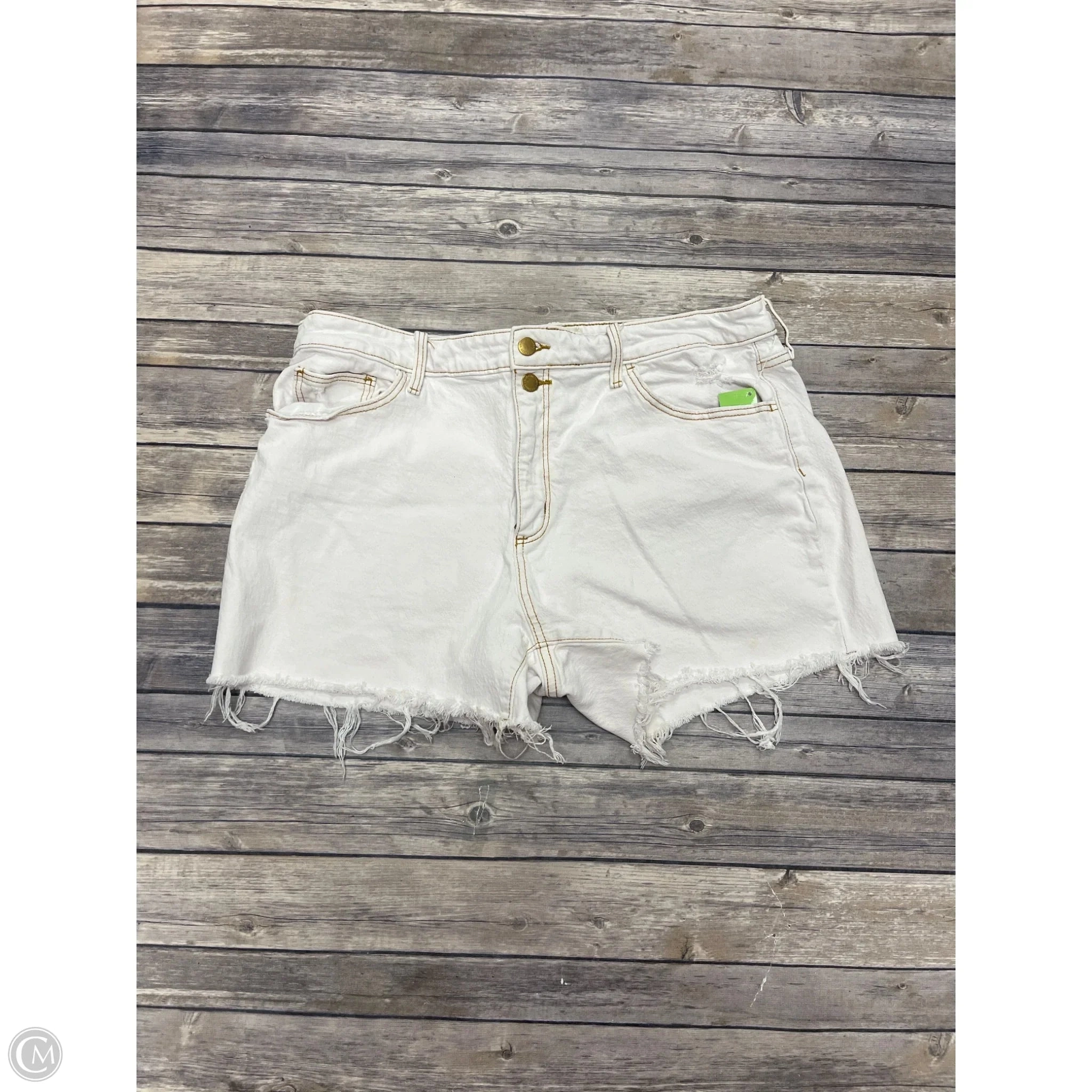 Shorts By Universal Thread In White Denim, Size: 16