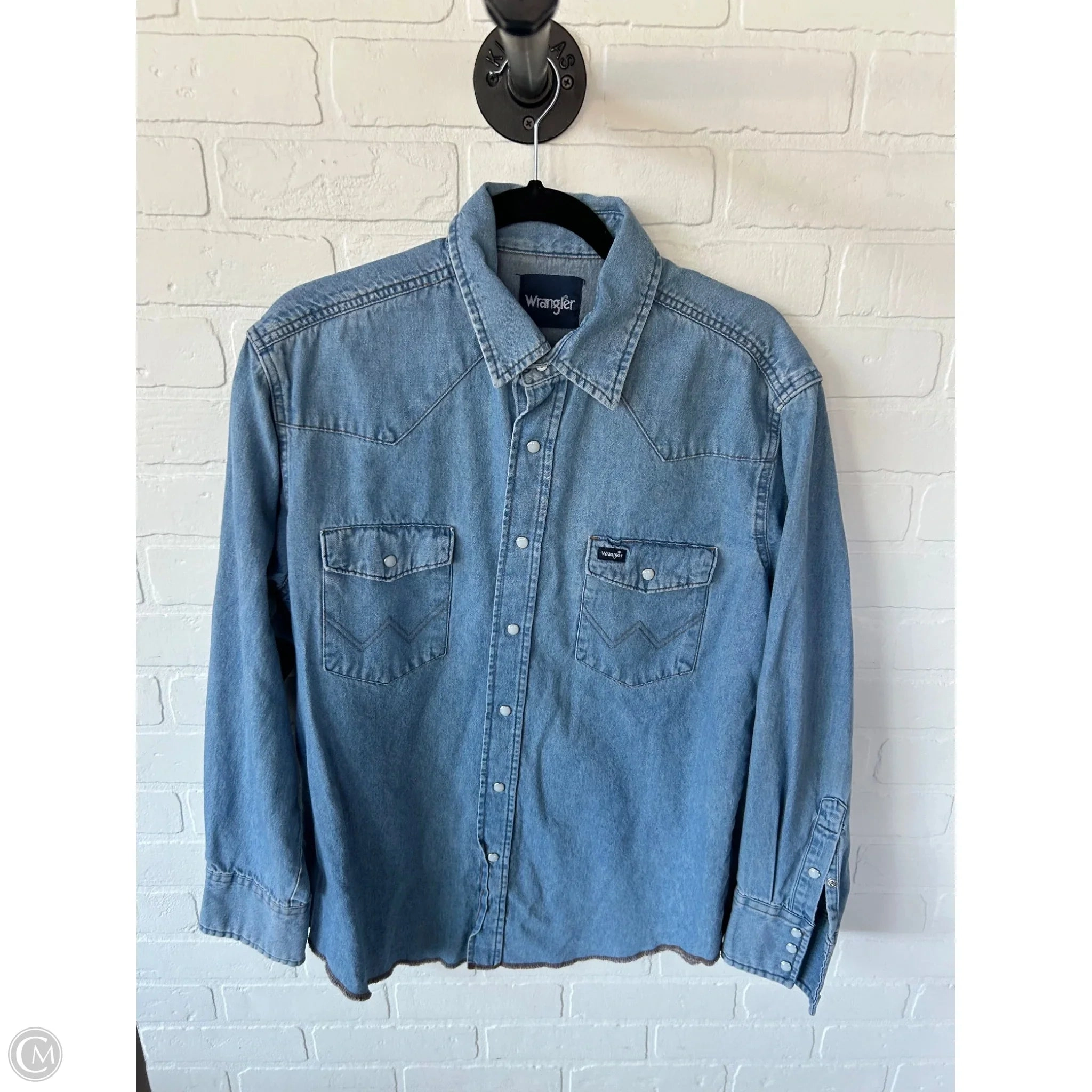 Top Long Sleeve By Wrangler In Blue Denim, Size: L